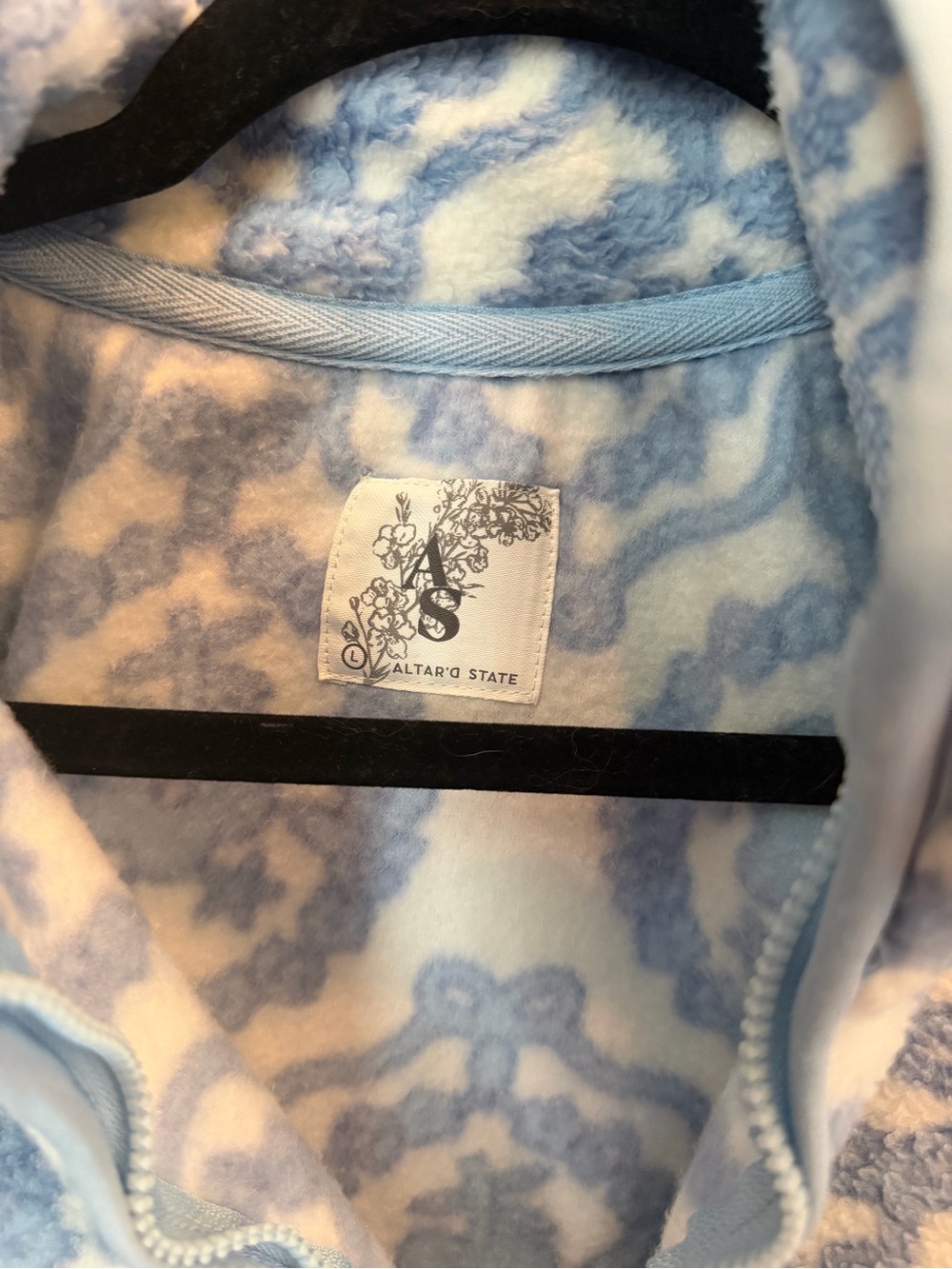 Altar'd State Light Blue and White Sherpa Zip Pullover | Large - Picture 4 of 7